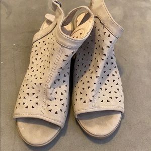 Harper Canyon stacked heeled booties size 12 Girls